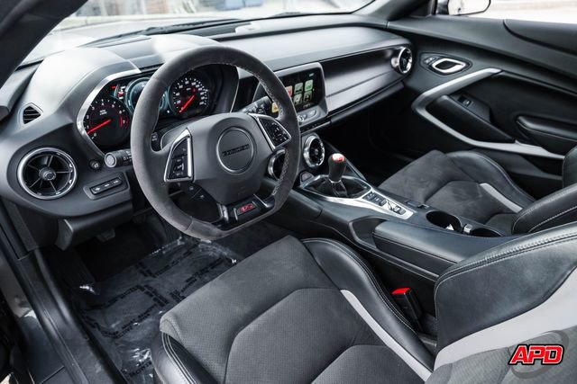 Used 2018 Chevrolet Camaro SS image 2