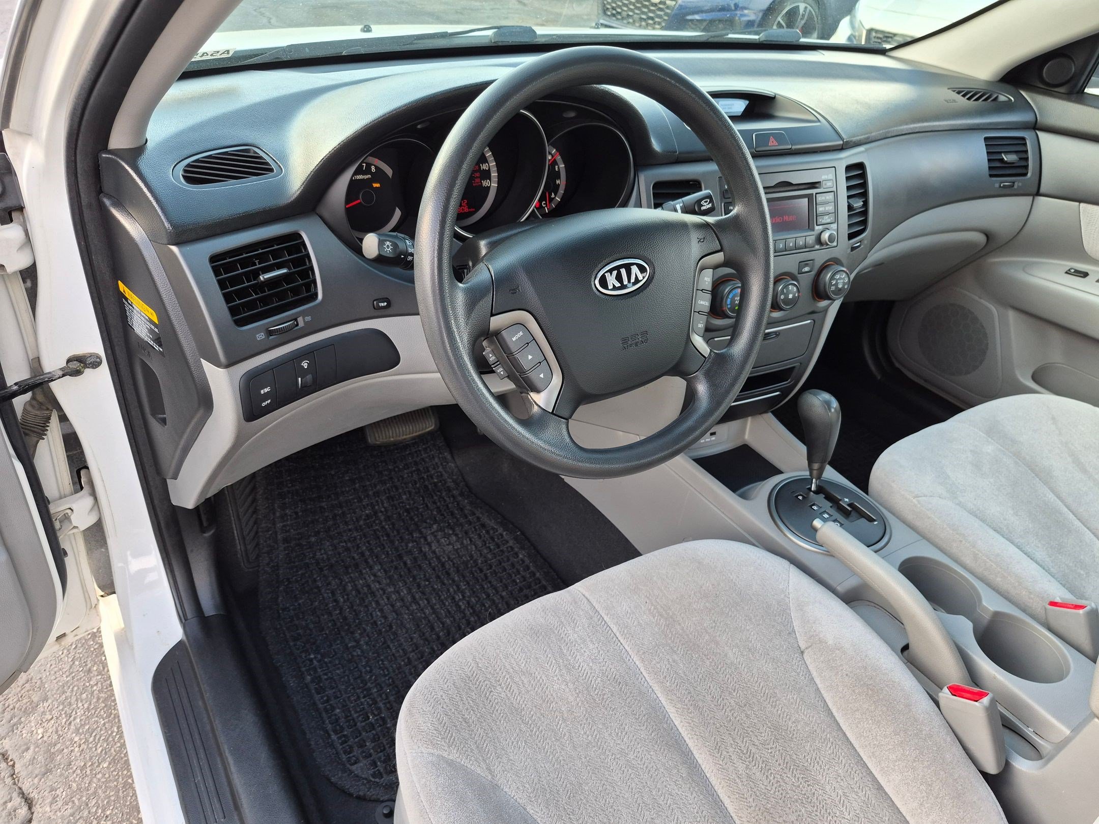 Used 2010 Kia Optima LX FWD image 16