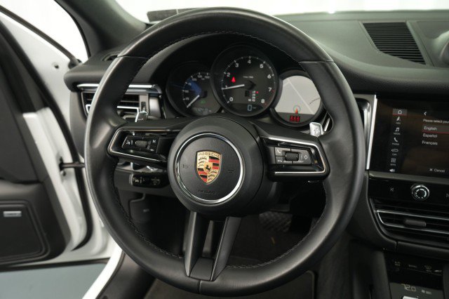 Used 2023 Porsche Macan AWD/4WD image 35