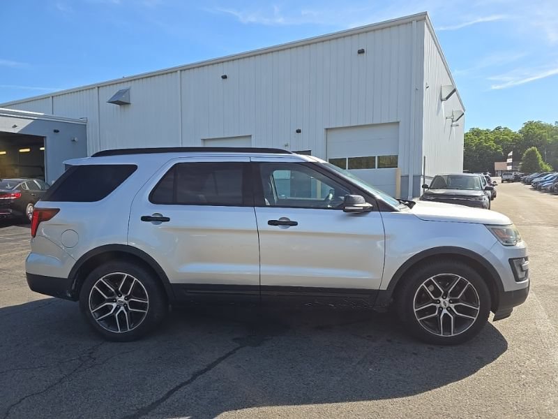 Used 2016 Ford Explorer Sport w/ Equipment Group 401A AWD/4WD image 9
