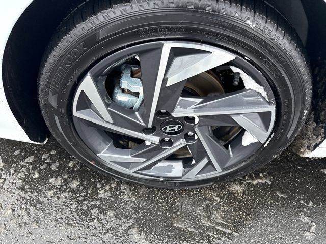 Certified 2025 Hyundai Elantra Limited image 28