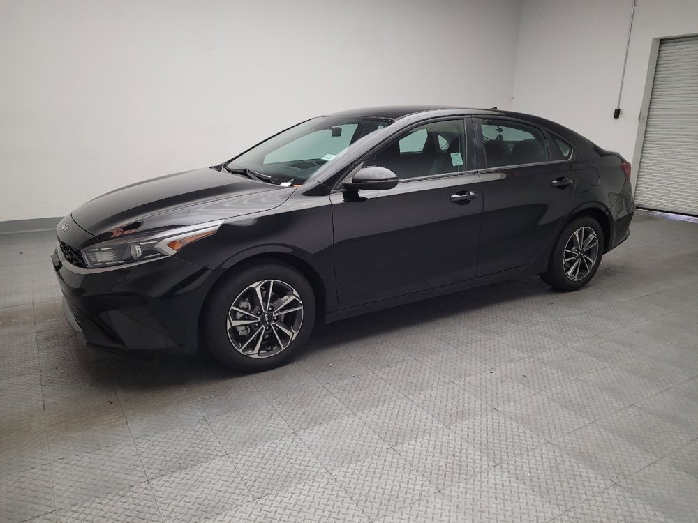 Used 2024 Kia Forte LXS w/ LXS Technology Package FWD image 2