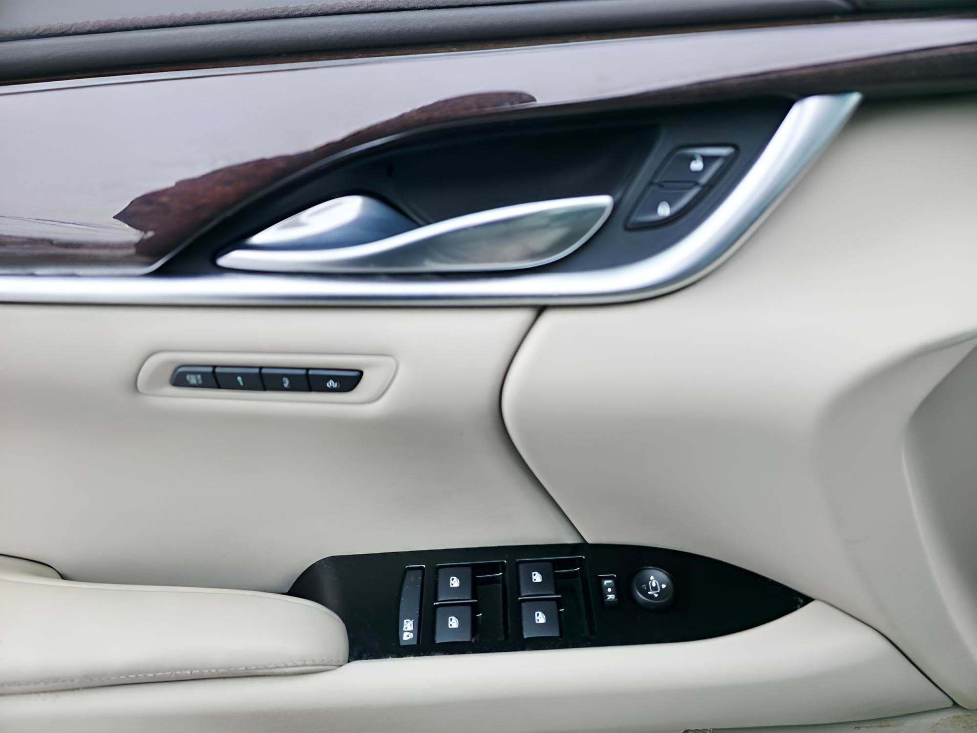 Used 2015 Cadillac XTS Premium image 23