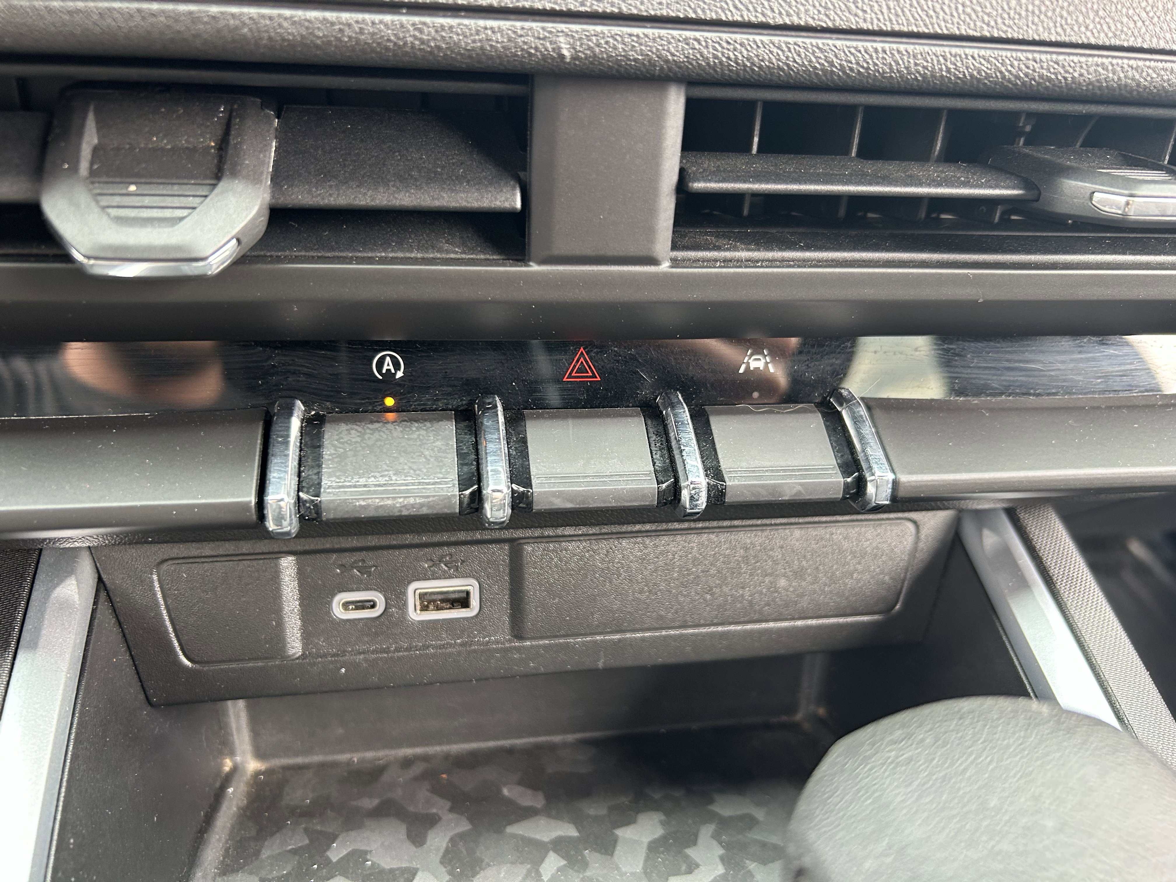 Used 2023 Chevrolet Colorado W/T image 15