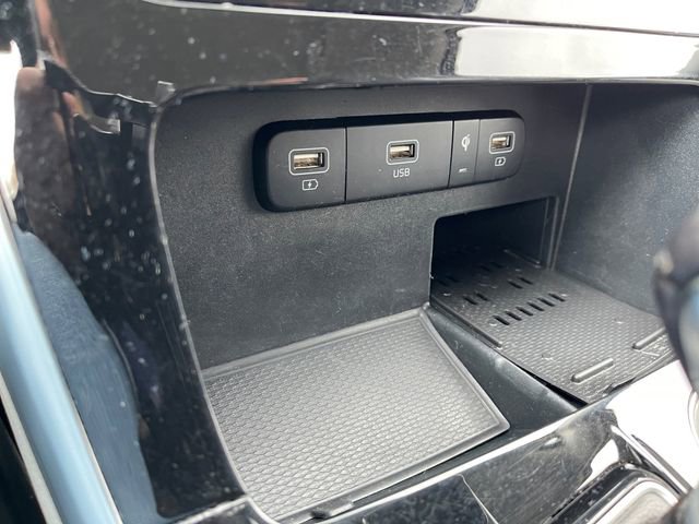Used 2023 Kia Carnival SX Prestige FWD image 21