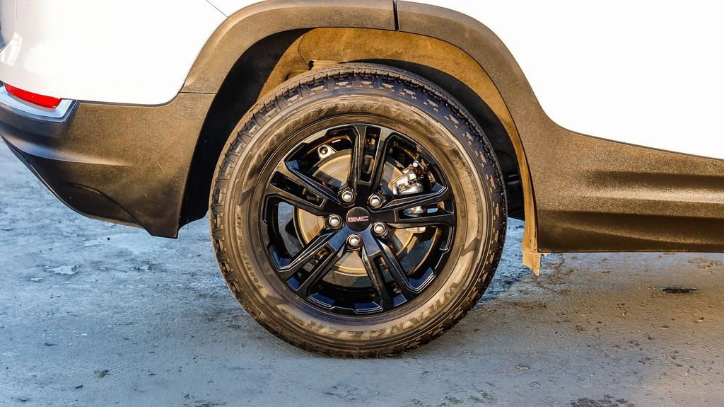 Used 2023 GMC Terrain AT4 image 12