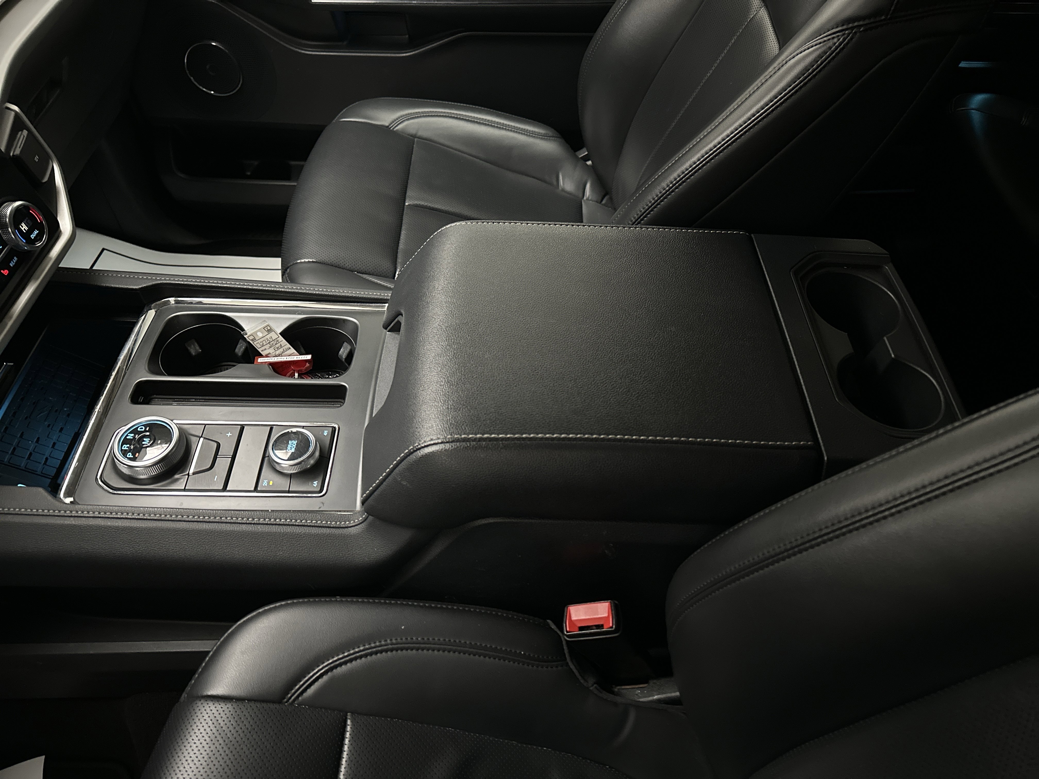 Used 2024 Ford Expedition Max XLT image 44