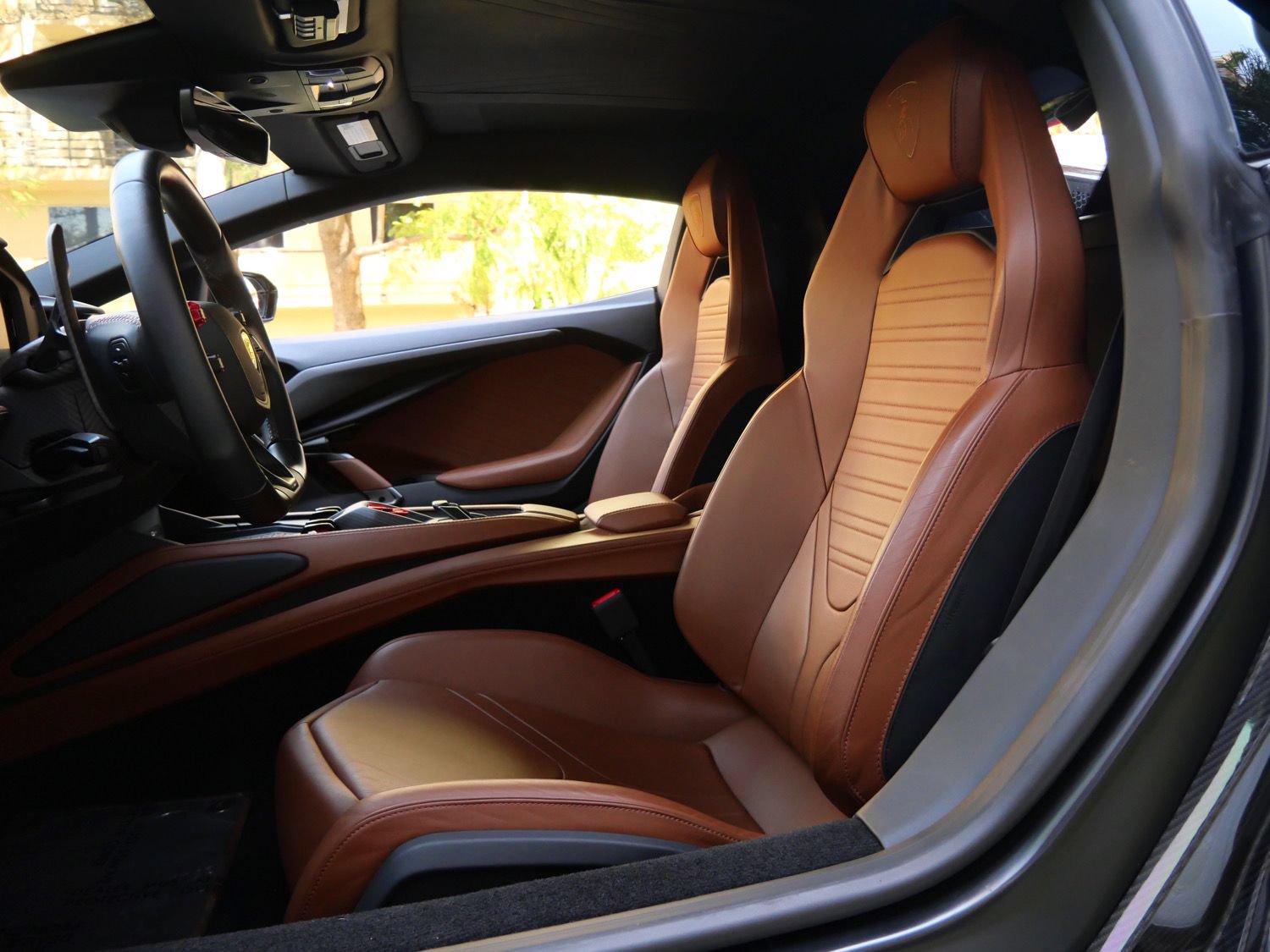 Used 2024 Lamborghini Revuelto AWD/4WD image 6