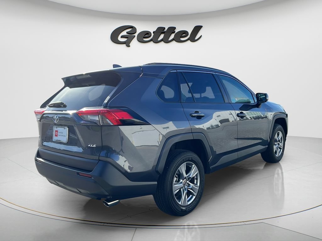 Used 2025 Toyota RAV4 XLE w/ Convenience Package FWD image 5