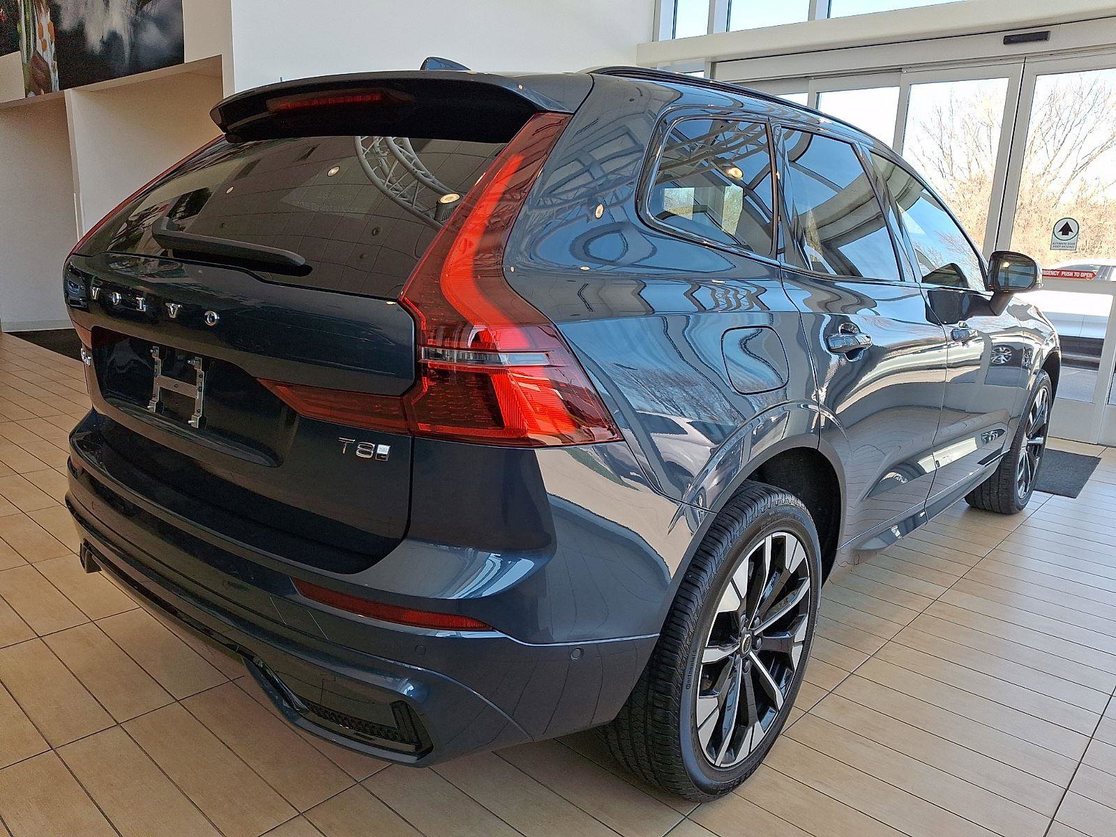 Used 2026 Volvo XC60 T8 Plus w/ Climate Package image 4