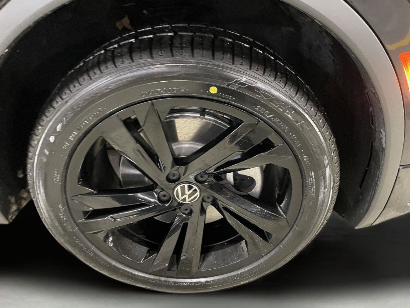 Used 2023 Volkswagen Tiguan SE R-Line image 10