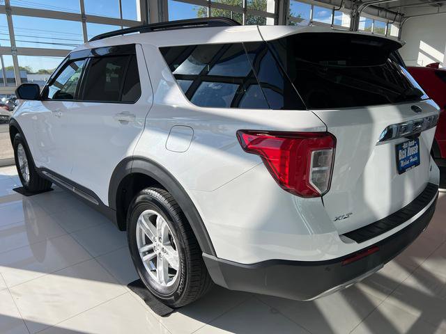 Used 2022 Ford Explorer XLT w/ Equipment Group 202A image 8
