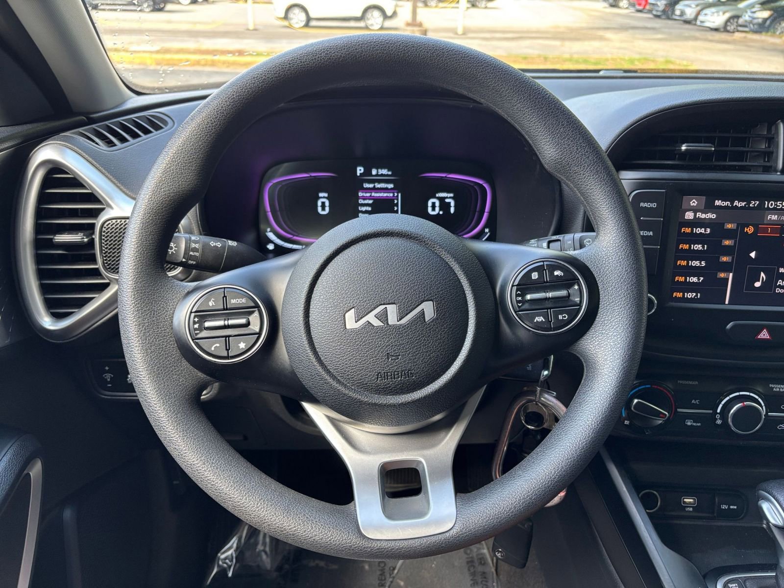 Used 2025 Kia Soul LX w/ LX Technology Package FWD image 28