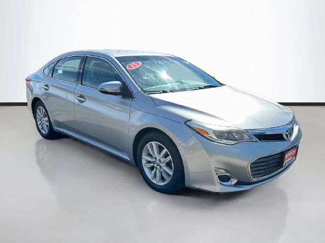 Used 2015 Toyota Avalon XLE FWD image 3