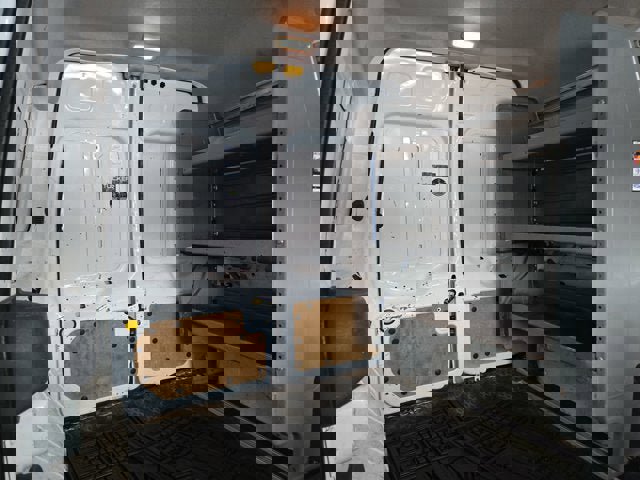 Used 2010 Ford Transit Connect XLT image 8