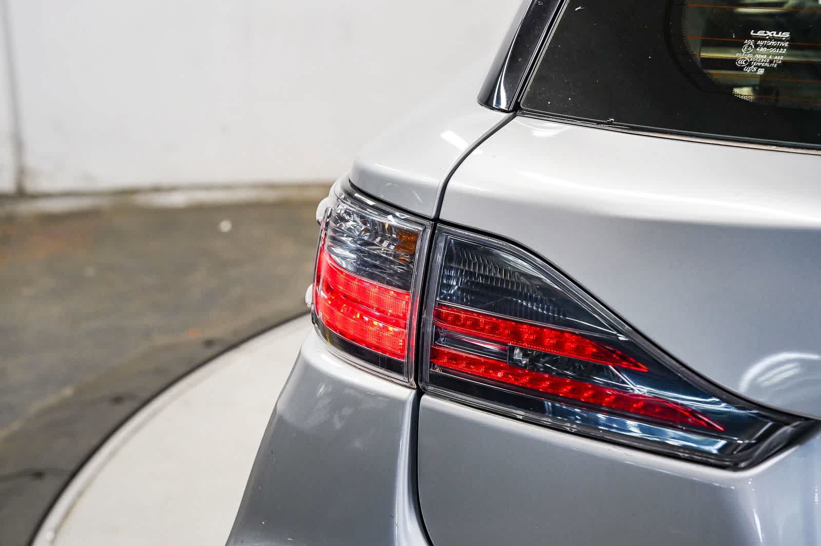 Used 2015 Lexus CT 200h w/ Navigation Package FWD image 11