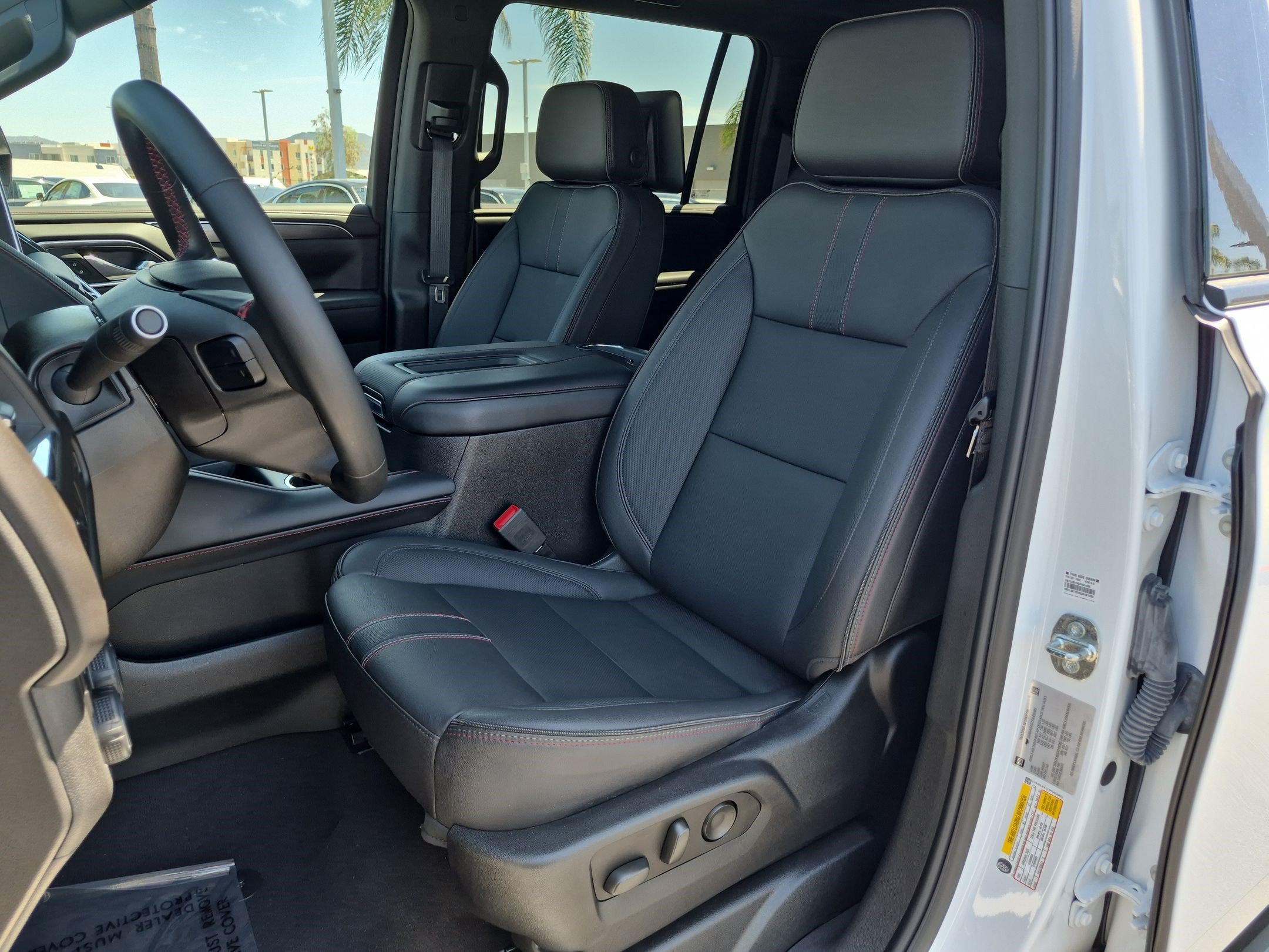 Used 2023 Chevrolet Suburban RST AWD/4WD image 16