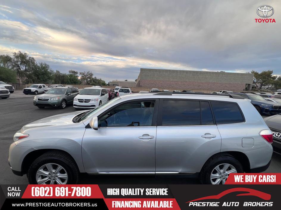Used 2012 Toyota Highlander V6 w/ Tech Pkg FWD image 5