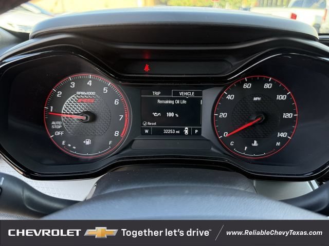 Used 2025 Chevrolet Trax RS w/ Sunroof Package FWD image 16