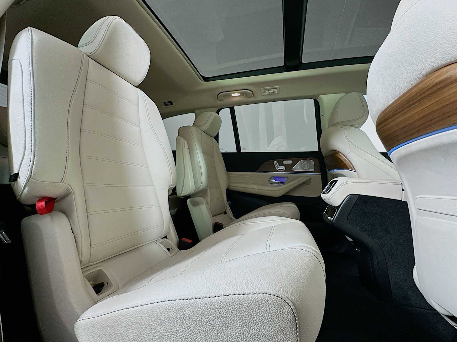 Used 2024 Mercedes-Benz GLS 580 4MATIC image 29