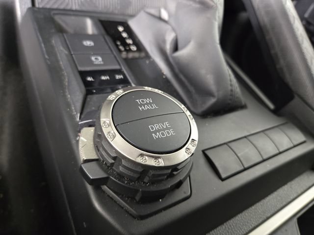 Used 2025 Toyota 4Runner SR5 AWD/4WD image 27