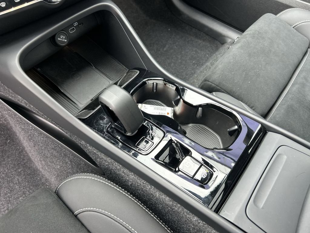 New 2026 Volvo XC40 B5 Ultra AWD/4WD image 22
