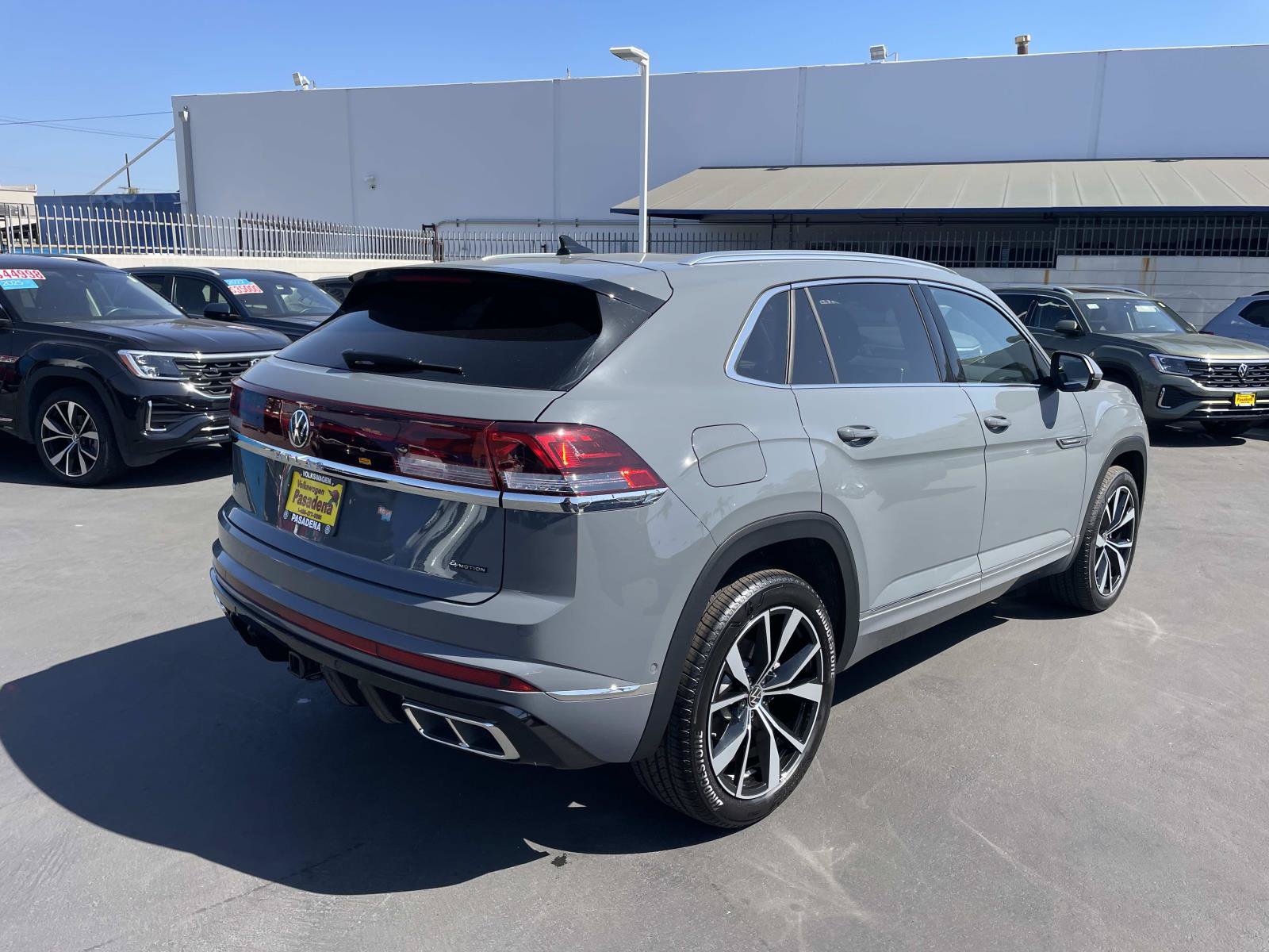 Certified 2025 Volkswagen Atlas Cross Sport SEL Premium R-Line AWD/4WD image 3