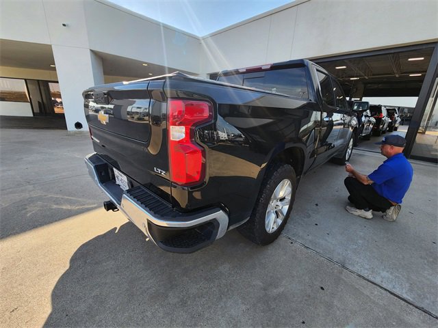 Used 2021 Chevrolet Silverado 1500 LTZ w/ Z71 Off-Road Package AWD/4WD image 3