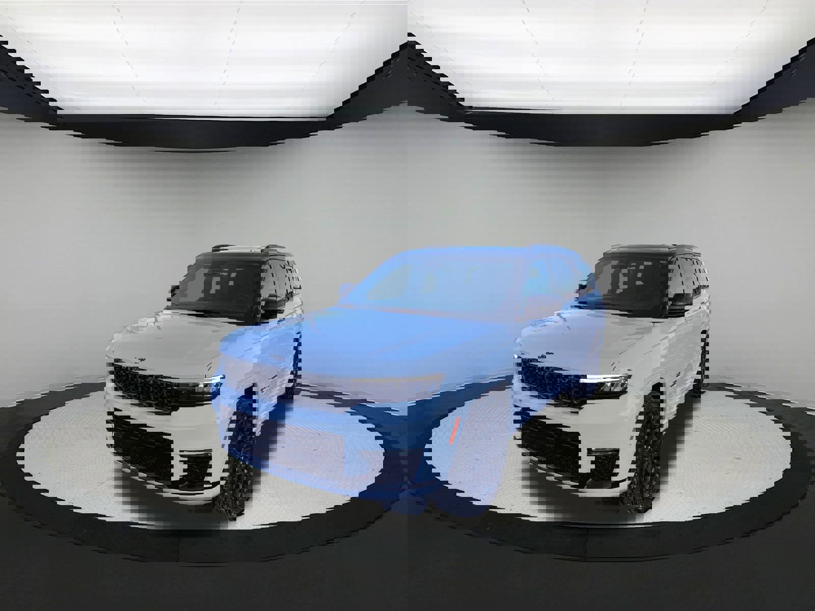 Used 2025 Jeep Grand Cherokee L Summit image 4