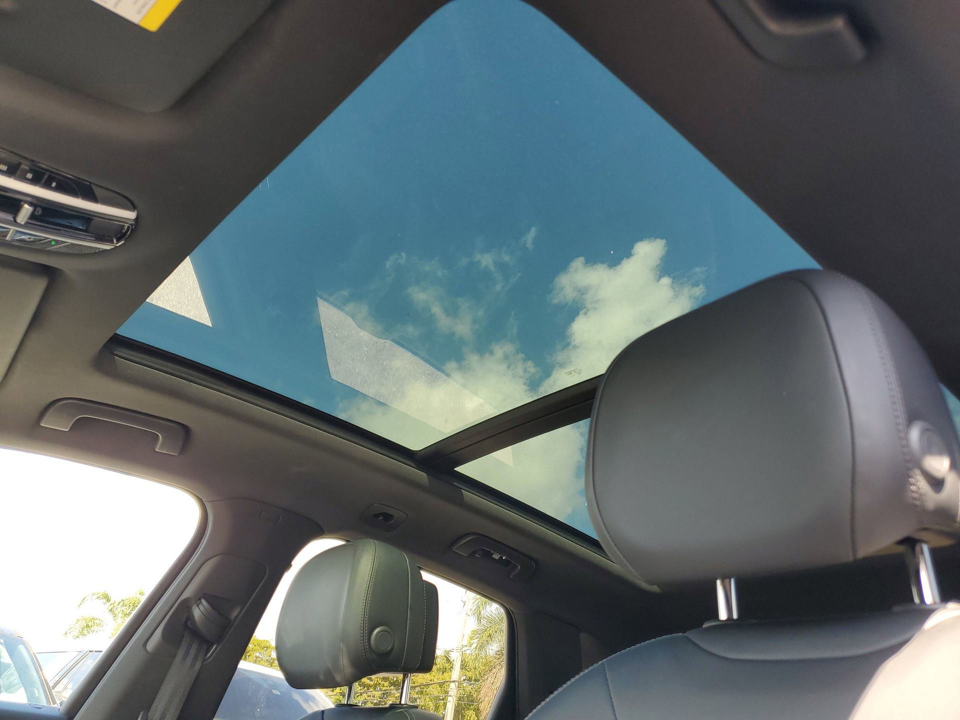 Used 2022 Porsche Cayenne image 22