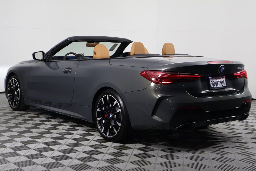 Used 2025 BMW M440i Convertible w/ Premium Package image 7
