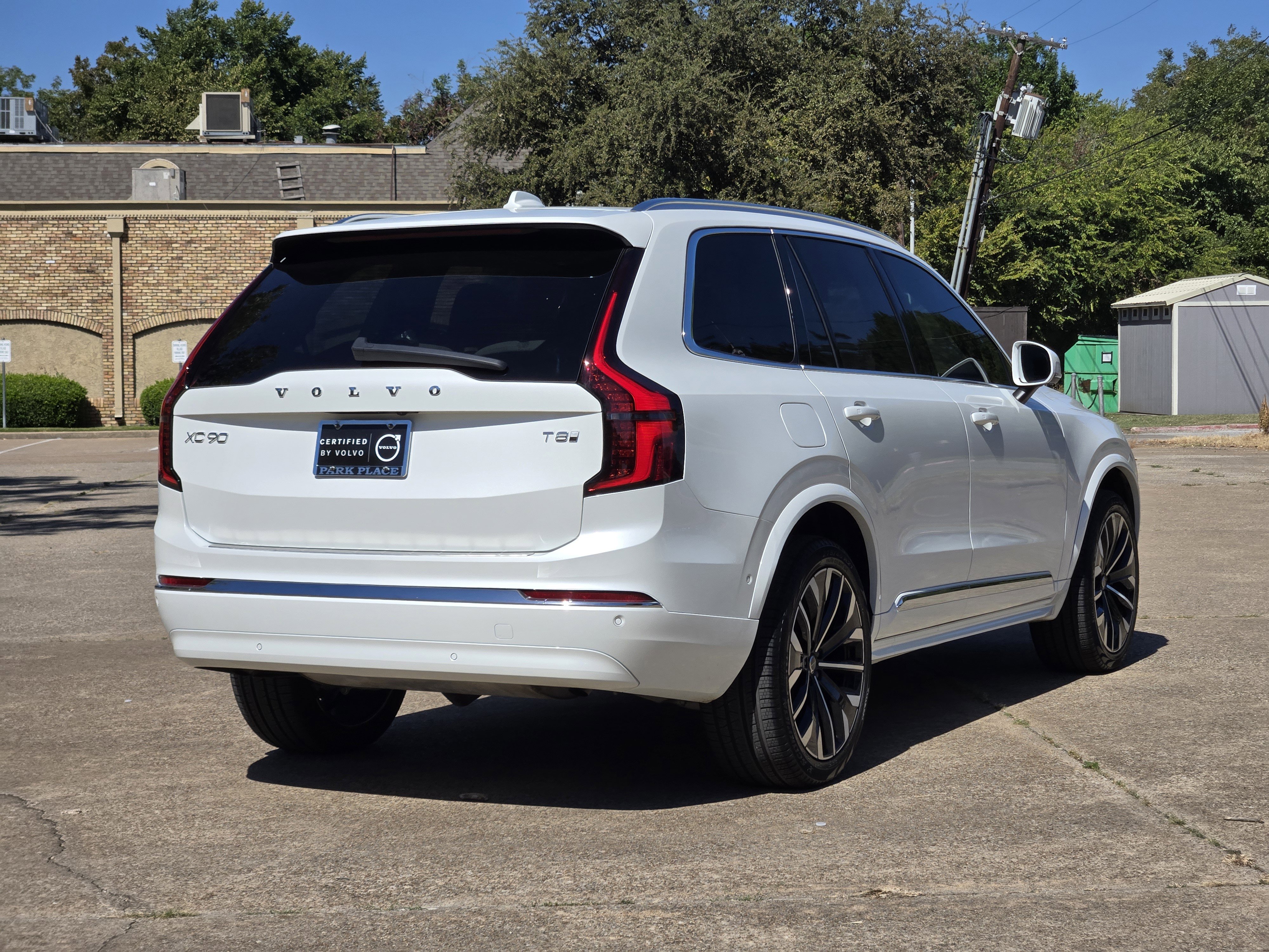 Certified 2025 Volvo XC90 T8 Plus w/ Protection Package Premier image 9