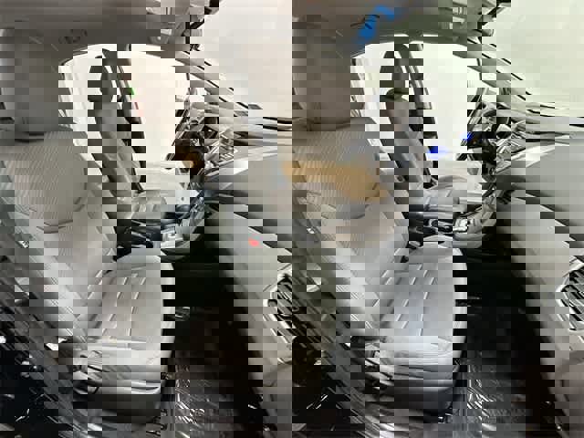 Used 2012 Hyundai Elantra GLS image 17