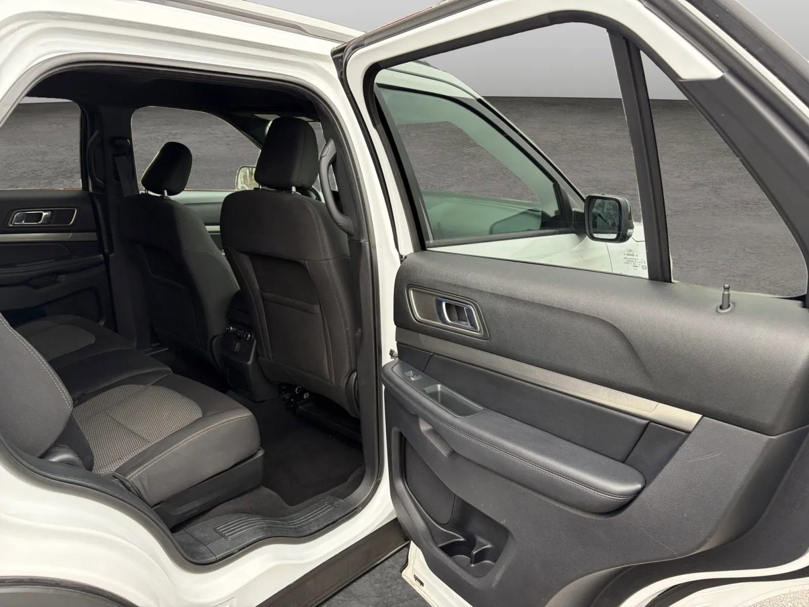 Used 2019 Ford Explorer XLT w/ Equipment Group 201A image 14