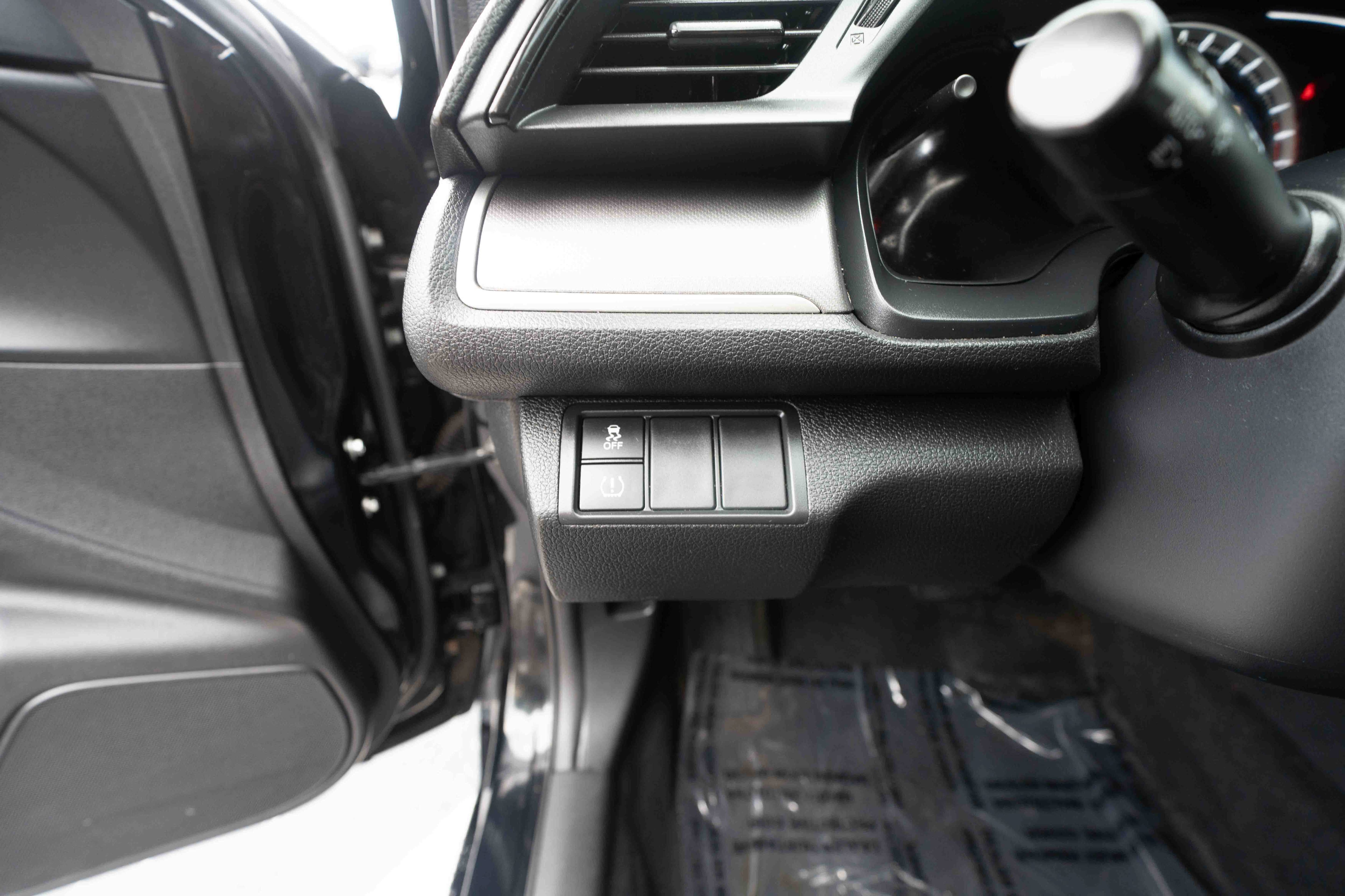 Used 2018 Honda Civic LX image 11