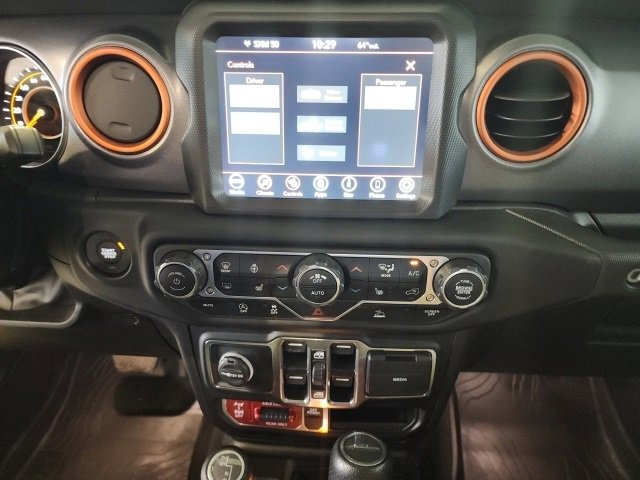 Used 2023 Jeep Gladiator Mojave w/ Cold Weather Group image 20