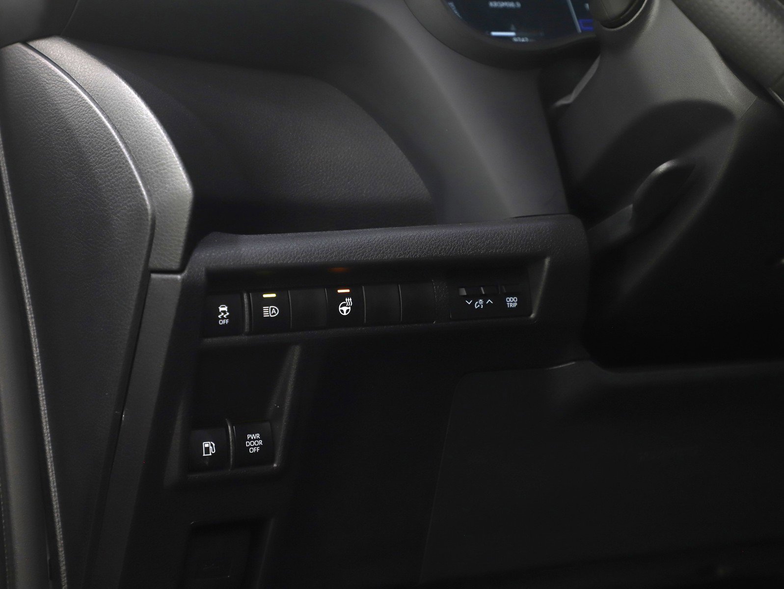Used 2025 Toyota Sienna XSE image 25