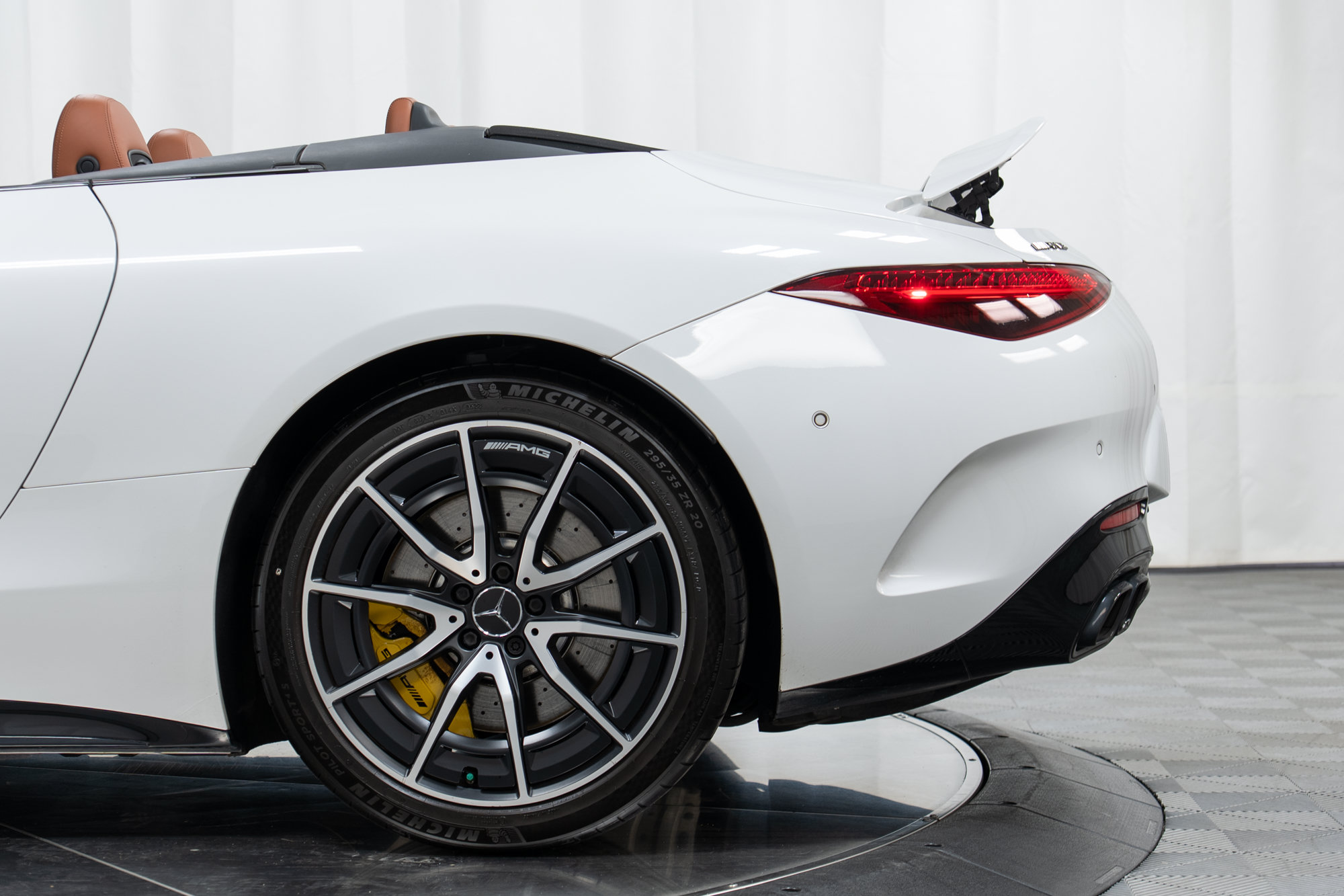 Certified 2022 Mercedes-Benz SL 55 AMG 4MATIC image 28