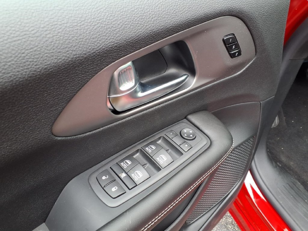 New 2027 Chrysler Pacifica Select FWD image 18