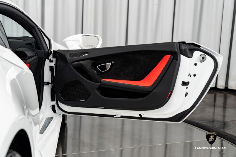 Used 2024 Lamborghini Huracan Tecnica image 39