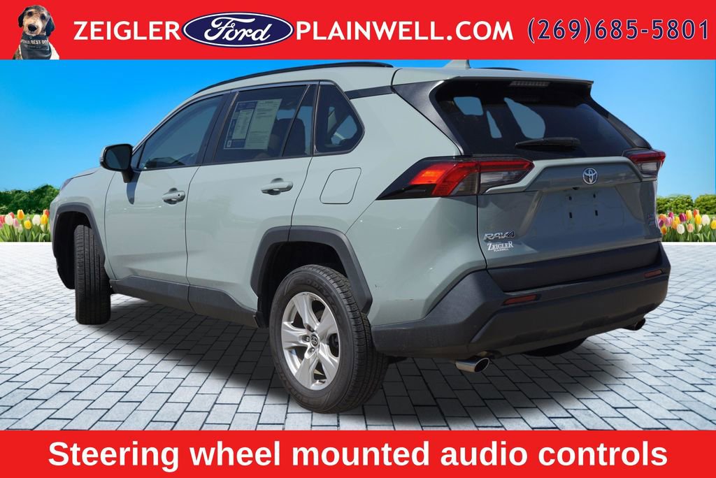 Used 2021 Toyota RAV4 XLE AWD/4WD image 3