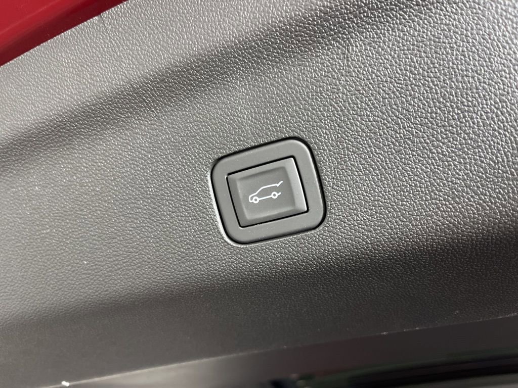 New 2026 Chevrolet Suburban LT image 23