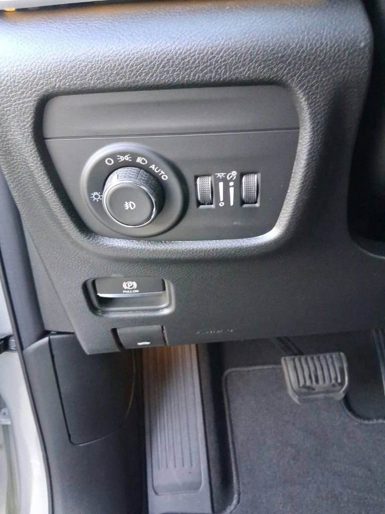 New 2025 Jeep Grand Cherokee L Limited w/ Trailer Tow Package image 22