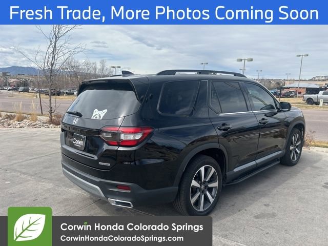 Used 2024 Honda Pilot Touring image 3