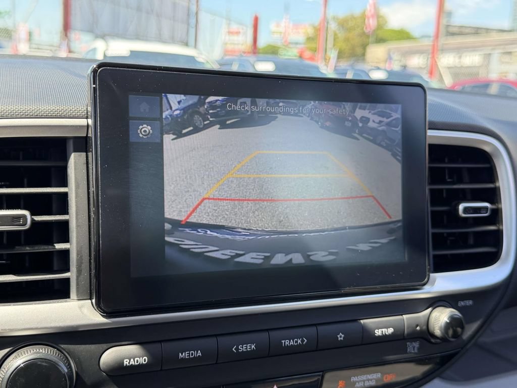 Certified 2024 Hyundai Venue SEL FWD image 31