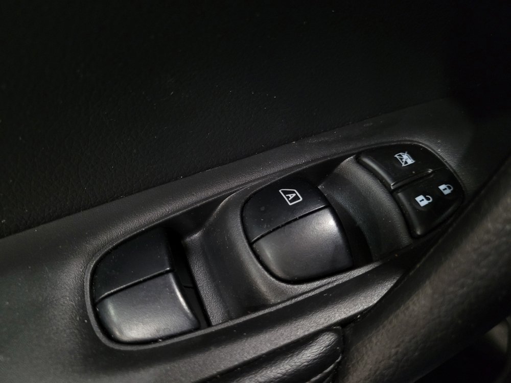 Used 2018 Nissan Rogue S FWD image 27