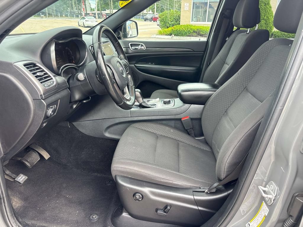 Certified 2020 Jeep Grand Cherokee Laredo AWD/4WD image 12
