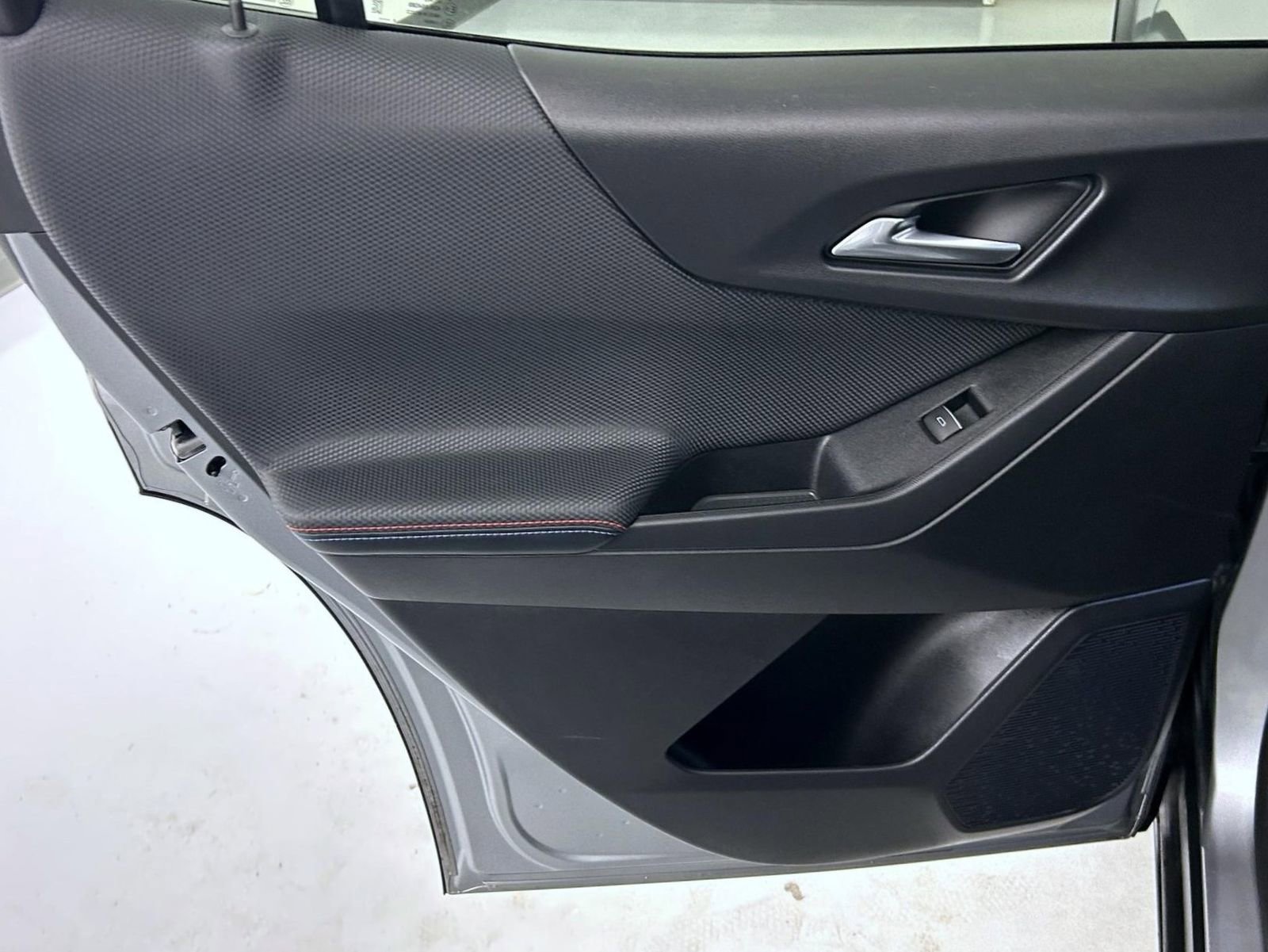 Used 2025 Chevrolet Equinox RS w/ Safety and Technology Package image 20