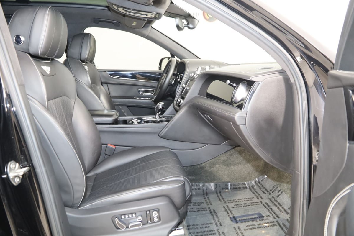 Used 2018 Bentley Bentayga AWD/4WD image 13