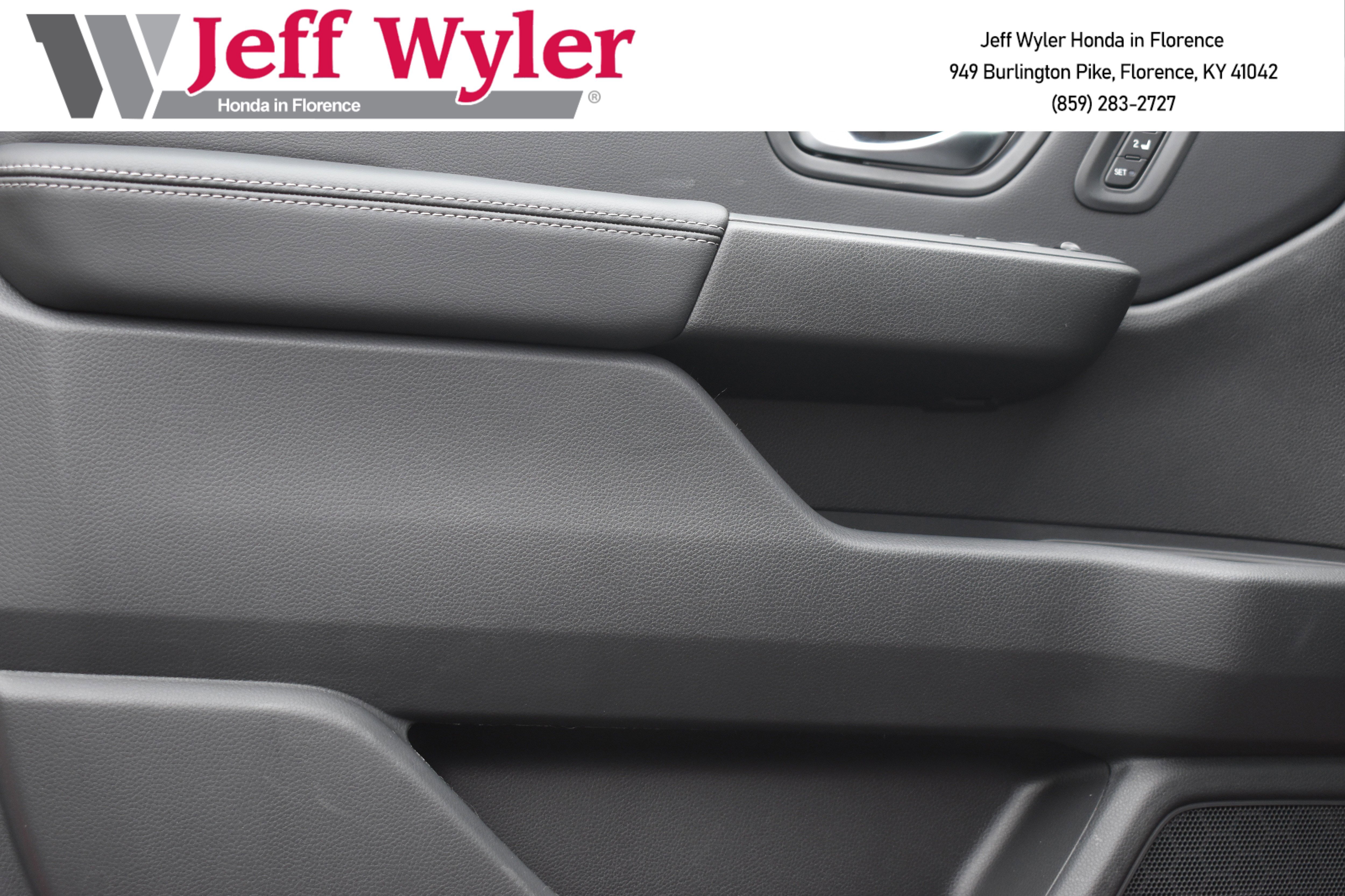 New 2025 Honda Pilot Touring image 11